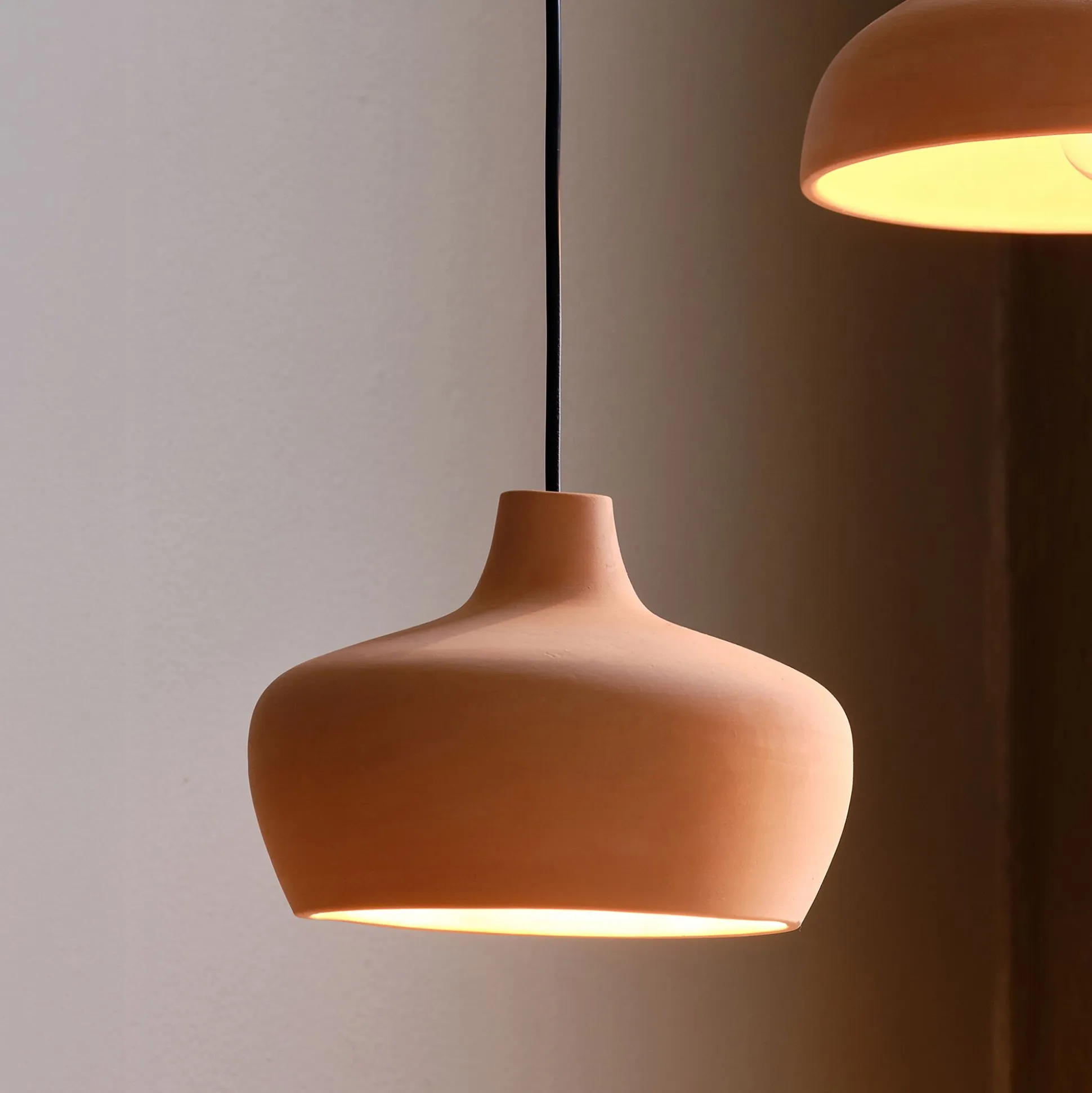Suspension ronde en terre cuite D18,6cm - rose argile