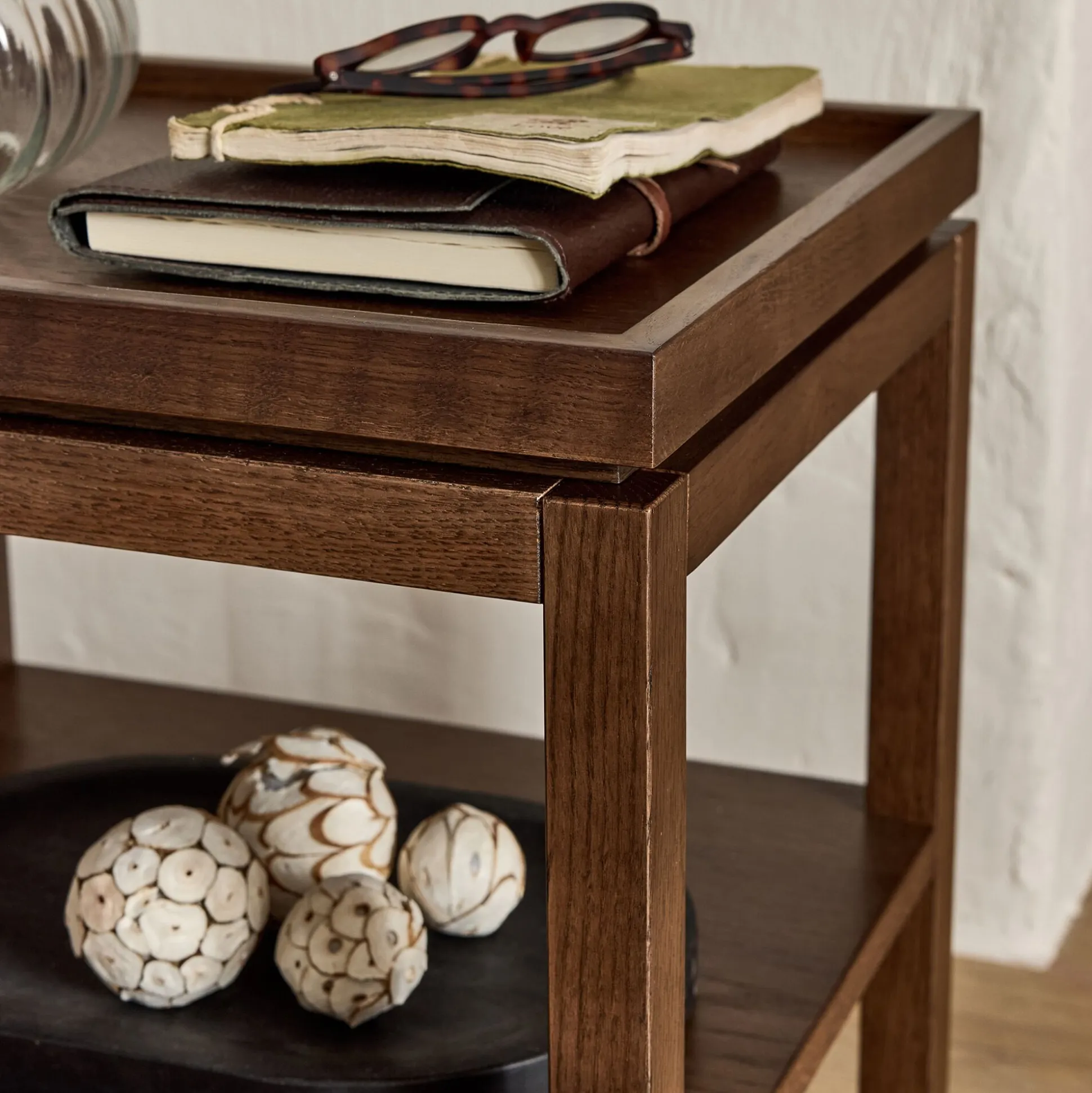 Table de chevet en chêne L45xl35xH45cm - bois foncé