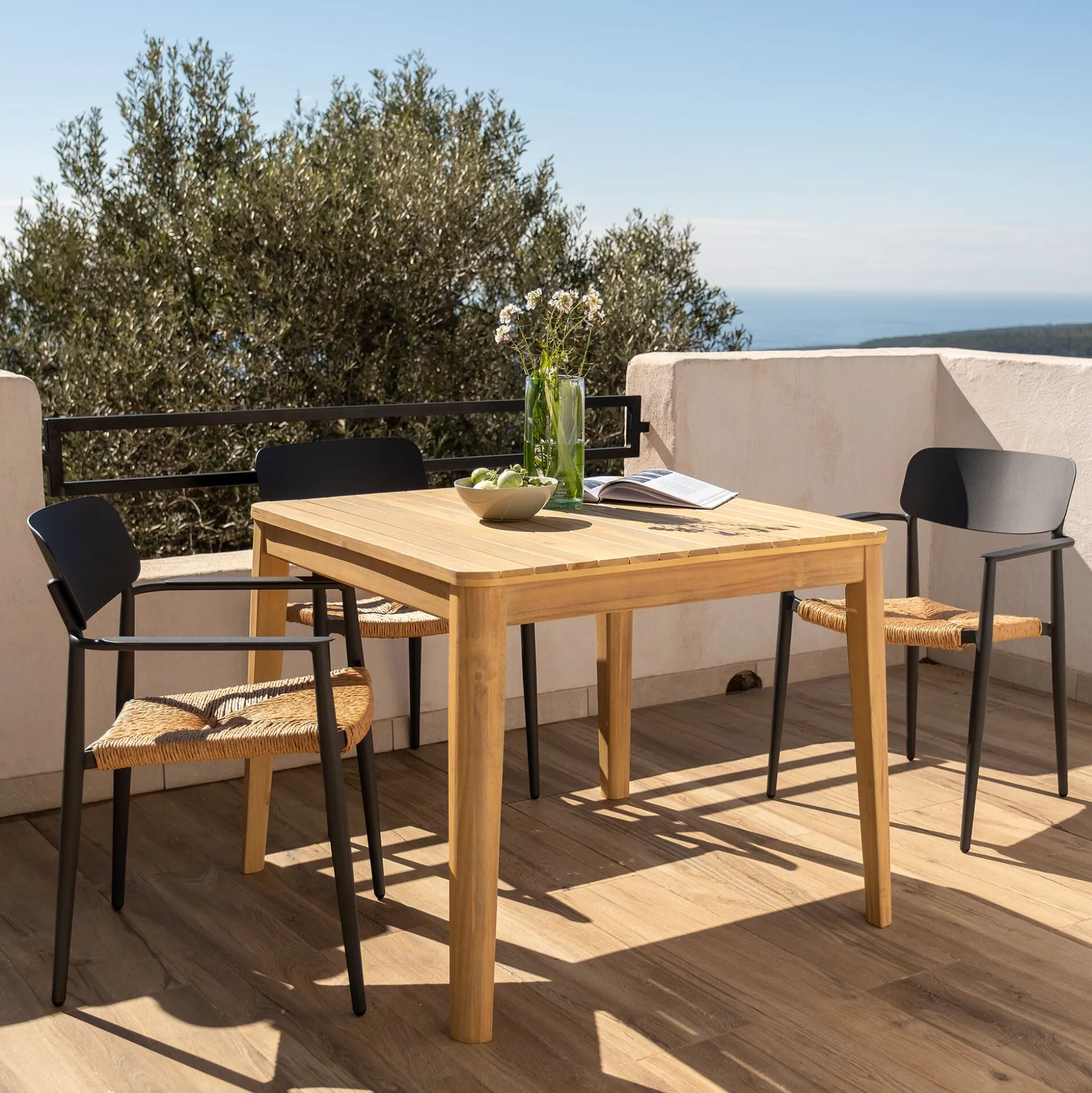 Table de jardin carrée en acacia - bois clair (4 places)