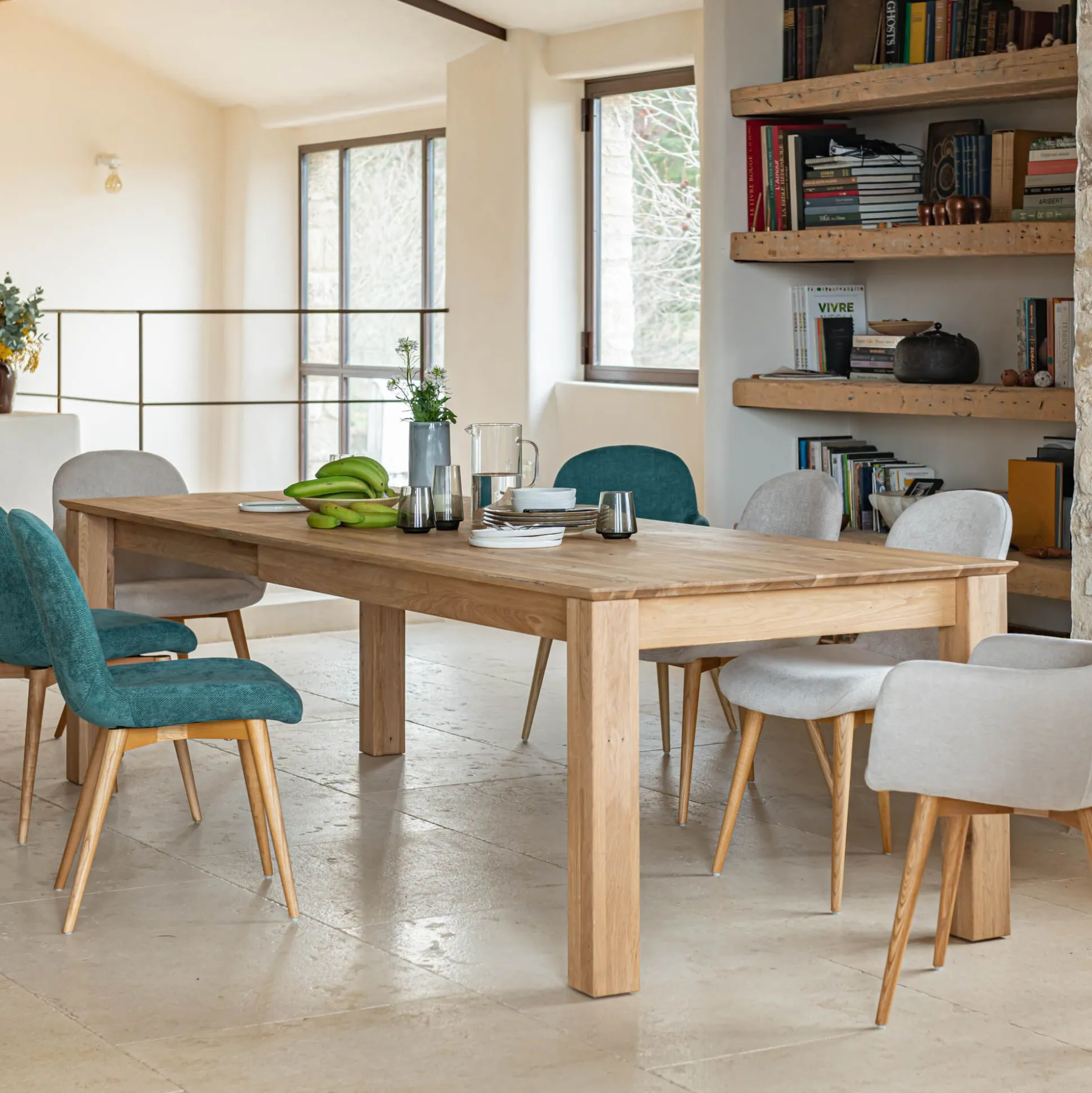 Table de repas extensible en chêne - bois clair (8 à 12 places)