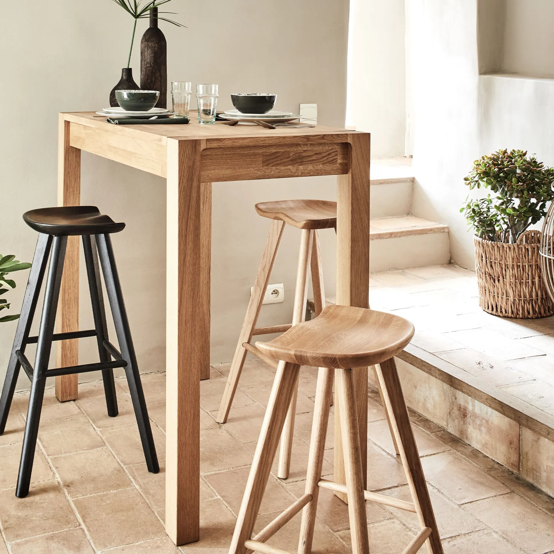 Tabouret haut en chêne massif H66cm - bois clair