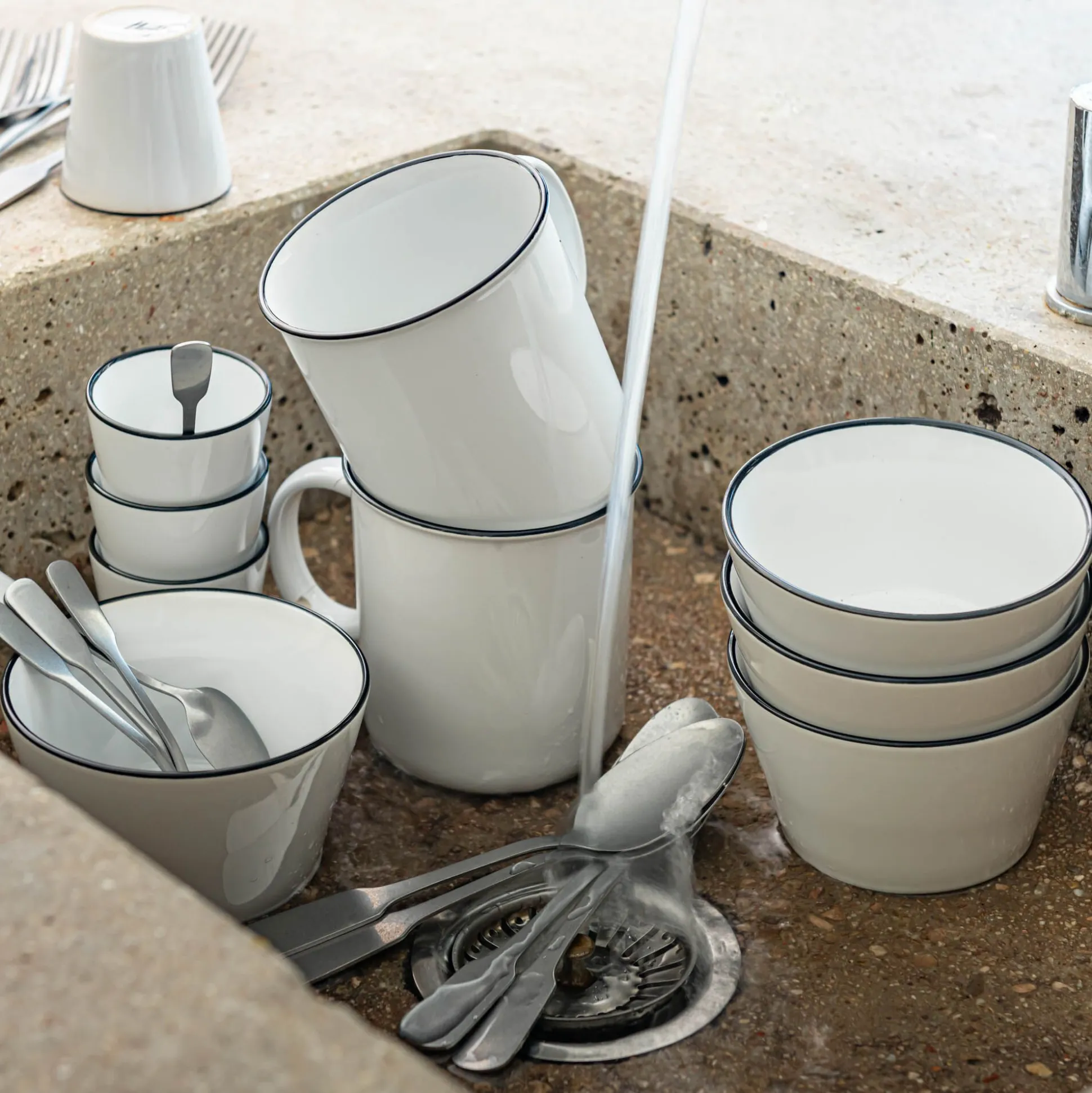 Tasse expresso en grès avec liseré noir 10cl - blanc