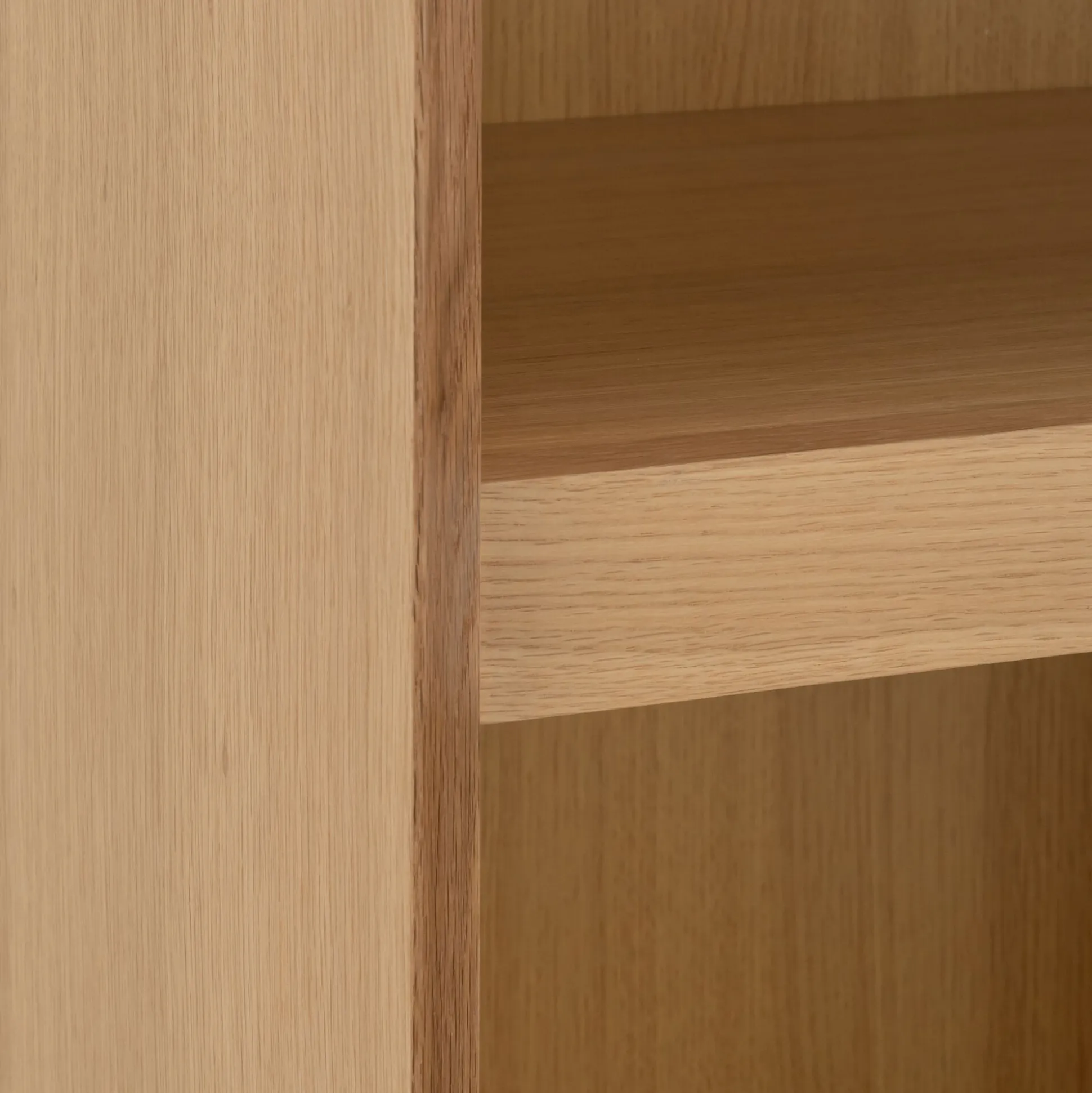 Vaisselier 2 portes en bois - bois clair