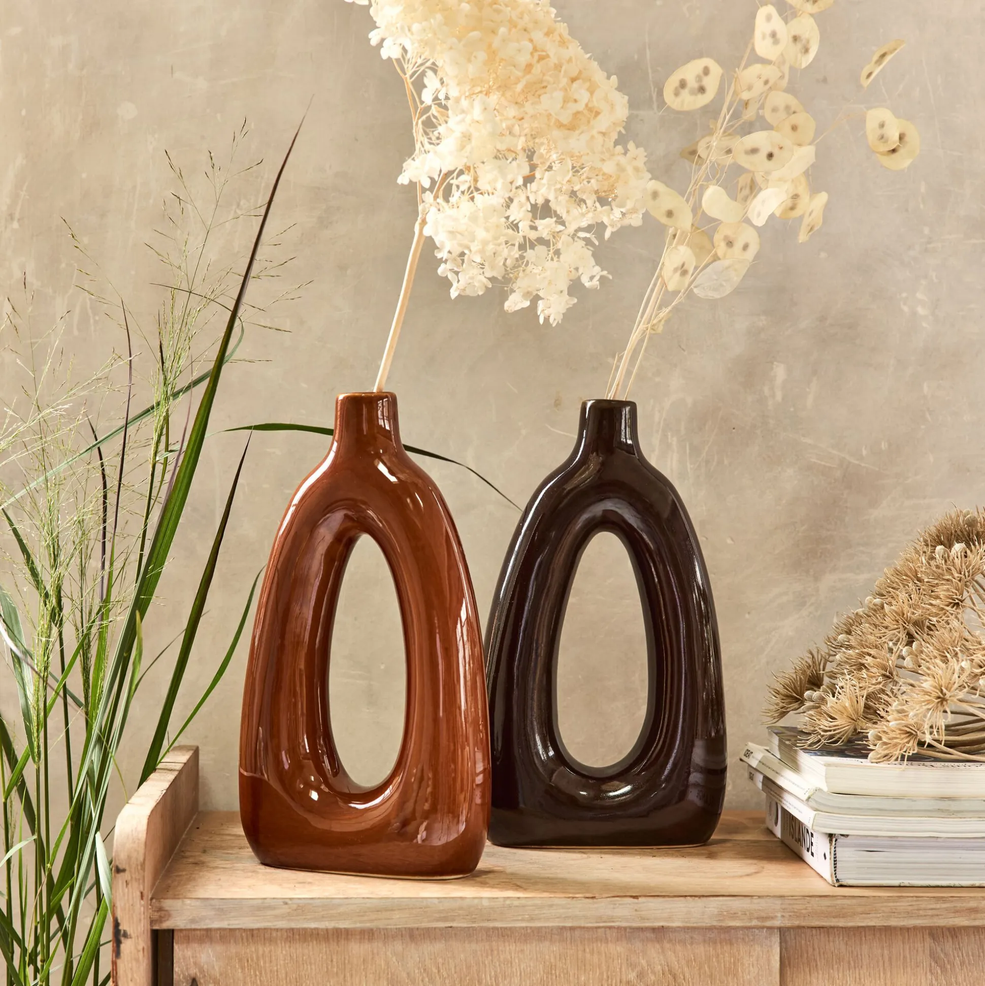 Vase à trou contemporain en porcelaine H31,7cm - marron